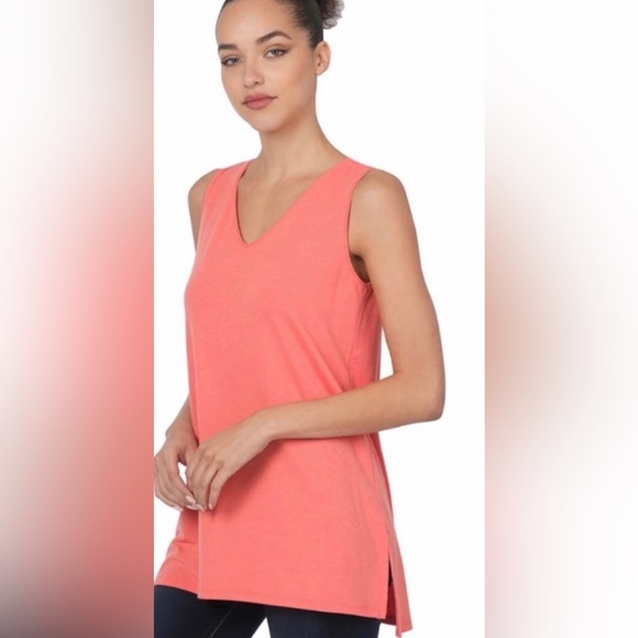 Sleeveless Side Slip Top ~ Straight Back - Picture 1 of 2